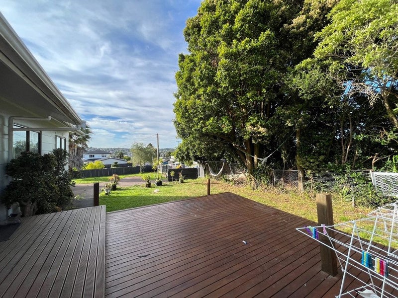 1/6 Archibald Road, Kelston, Auckland - Carousel 1