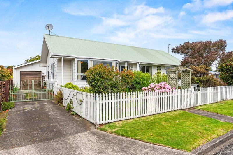 3 Sharda Grove, Paraparaumu Beach, Paraparaumu - Carousel 1