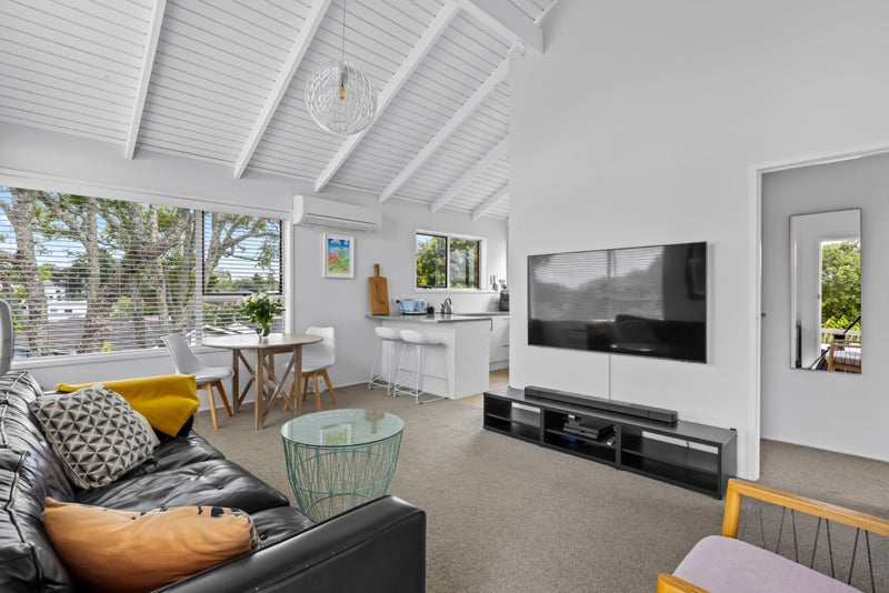 2/14B Camrose Place, Glenfield, Auckland - Carousel 2