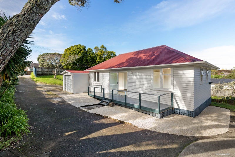 2/217 Lake Road, Belmont, Auckland - Carousel 1