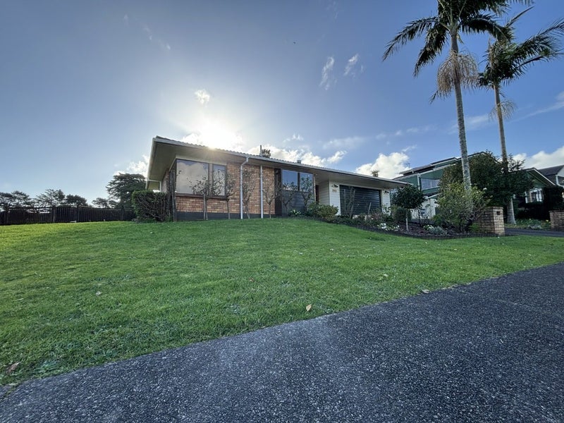 33 Carnoustie Drive, Wattle Downs, Auckland - Carousel 2