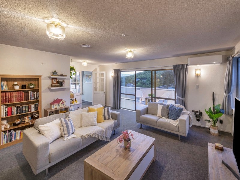 23 Ngarimu Grove, Ngaio, Wellington - Carousel 2