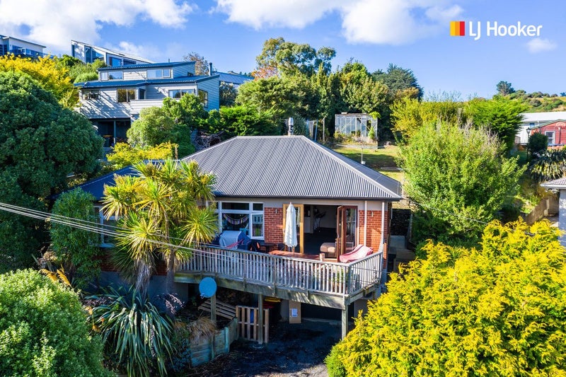 10 Castlewood Road, Company Bay, Dunedin - Carousel 1