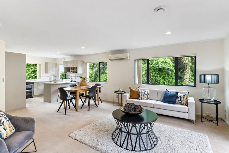 2/894 East Coast Road, Northcross, Auckland - Carousel 1