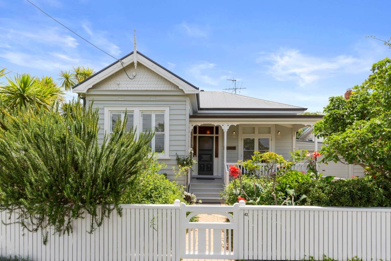 42 Mozeley Avenue, Devonport, Auckland - Carousel 2
