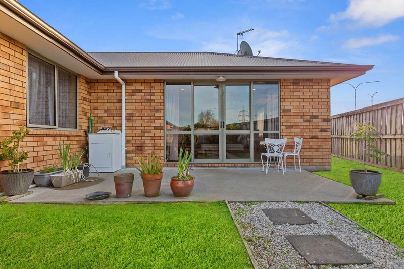 24 Finchley Place, Hamilton East, Hamilton - Carousel 1