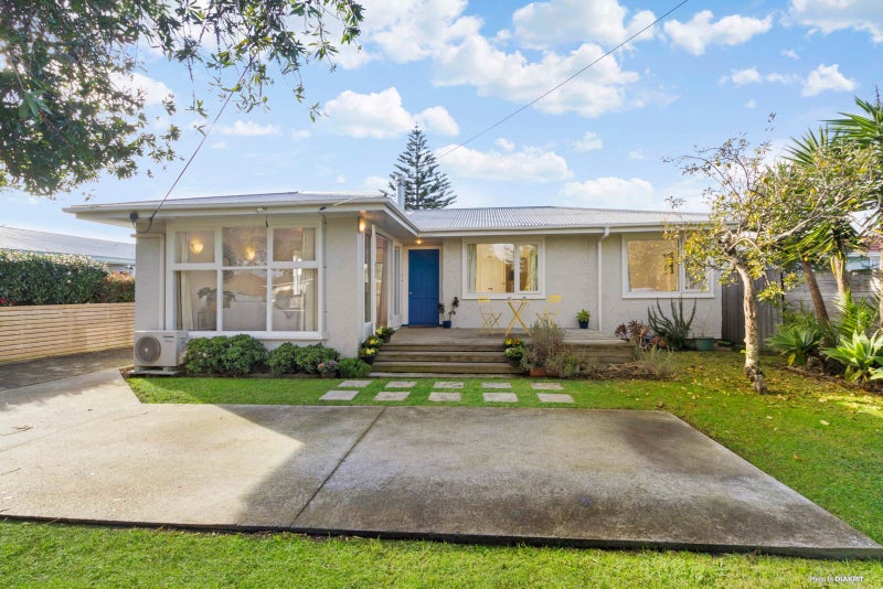 705 Te Atatu Road, Te Atatu Peninsula, Auckland - Carousel 2