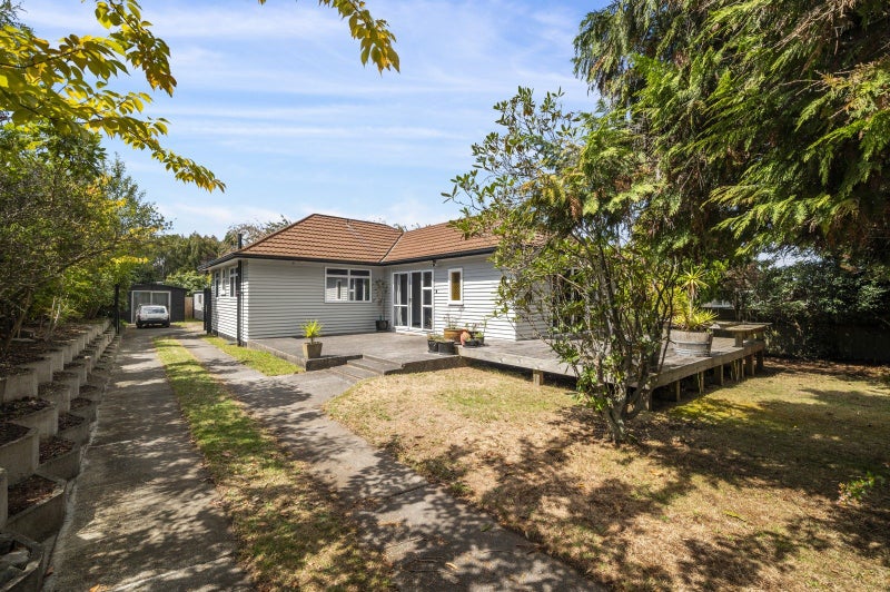 100 Hinemoa Avenue, Taupo - Carousel 1