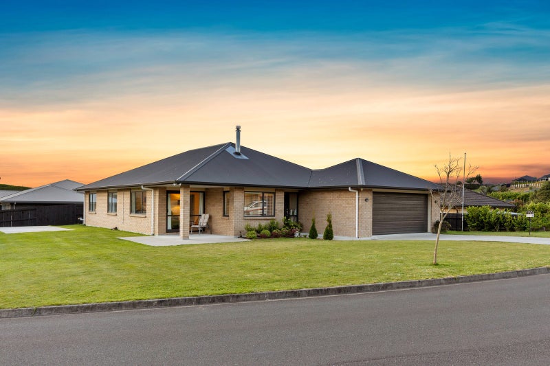 4 Bryan Gallagher Place, Welcome Bay, Tauranga - Carousel 2