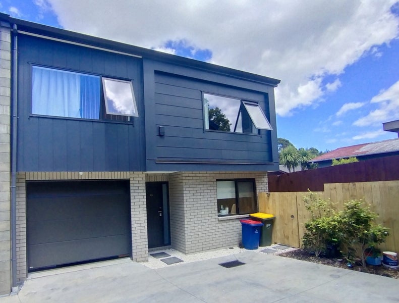 43B West Harbour Drive, West Harbour, Auckland - Carousel 1