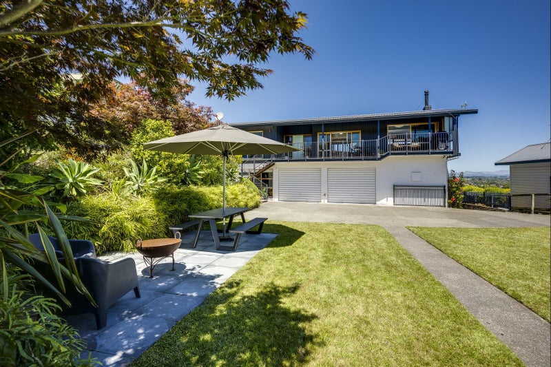 2 Colenso Avenue, Hospital Hill, Napier - Carousel 1