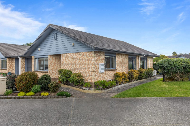 17/1 Piriti Drive, Te Atatu Peninsula, Auckland - Carousel 1