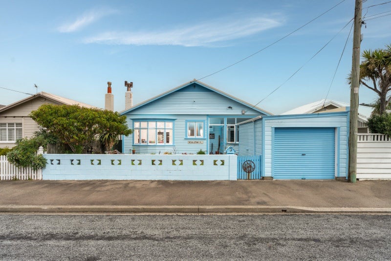 26 Resolution Street, Lyall Bay, Wellington - Carousel 1