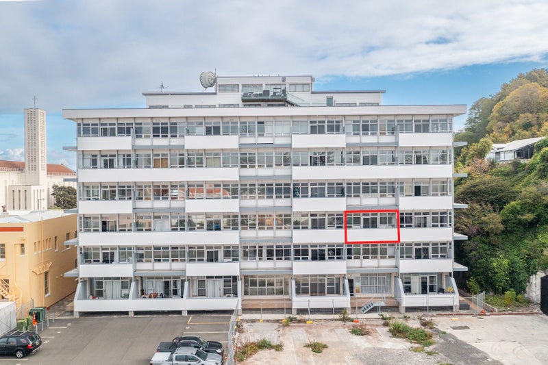 2C/3 Shakespeare Road, Napier South, Napier - Carousel 1
