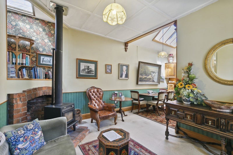 28 Queen Street, Mount Victoria, Wellington - Carousel 2