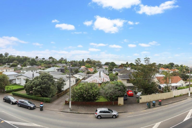 208/1 Kimiora Street, Three Kings, Auckland - Carousel 14