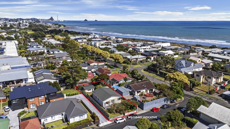 6 Henui Street, Strandon, New Plymouth - Carousel 1