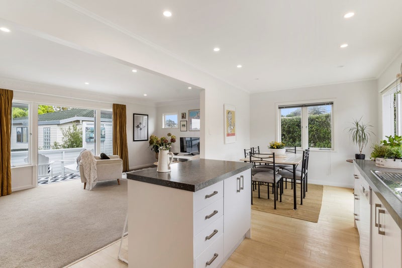 1/51 Merani Street, Belmont, Auckland - Carousel 2