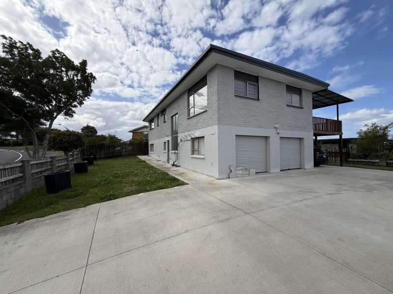 24 Widmore Drive, Massey, Auckland - Carousel 2