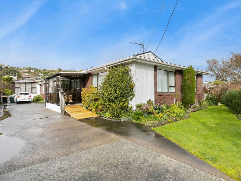 42 Oxford Street, Tawa, Wellington - Carousel 1