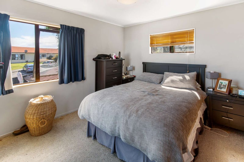 16 Langwell Place, Papakowhai, Porirua - Carousel 2