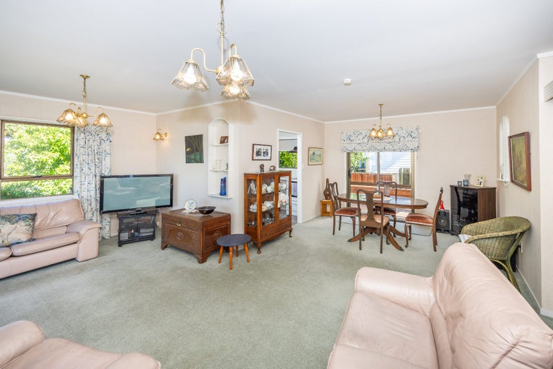 28 Gilbass Avenue, Hamilton Lake, Hamilton - Carousel 2