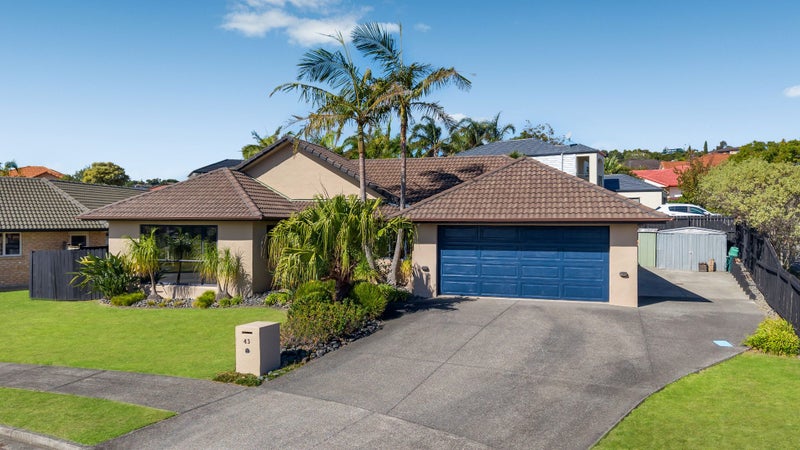 43 Newbliss Crescent, East Tamaki Heights, Auckland - Carousel 1
