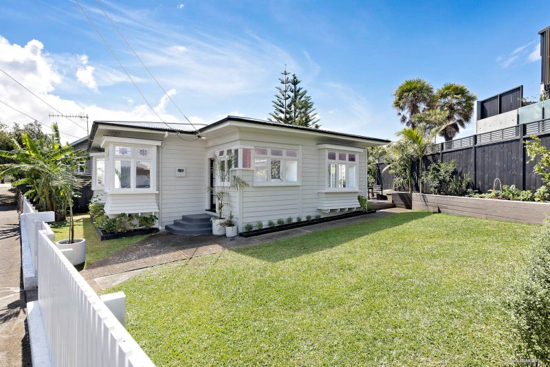 10 Barrington Road, Grey Lynn, Auckland - Carousel 2