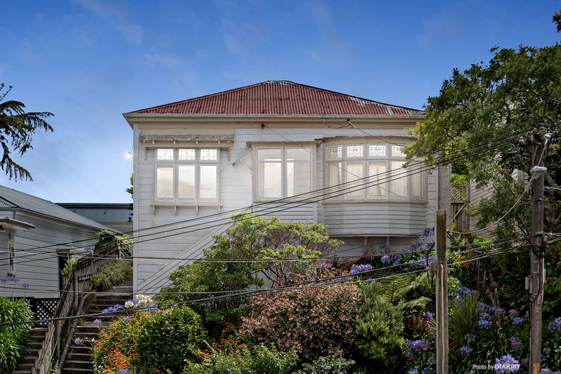 9 Mckinley Crescent, Brooklyn, Wellington - Carousel 1