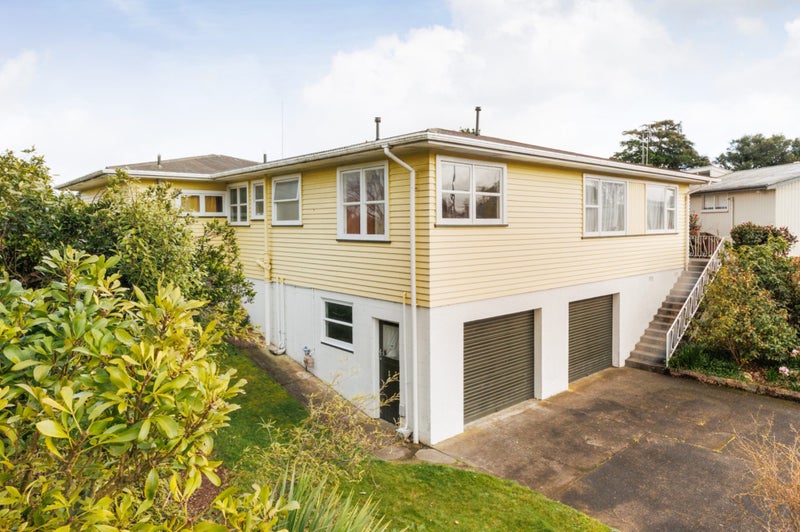 18 Antrim Place, Hokowhitu, Palmerston North - Carousel 1