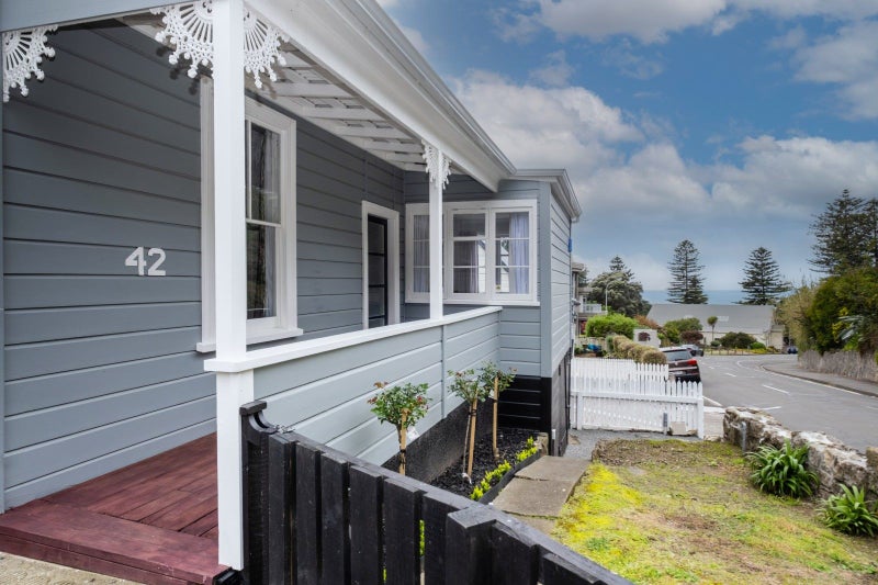 42 Coote Road, Bluff Hill, Napier - Carousel 22