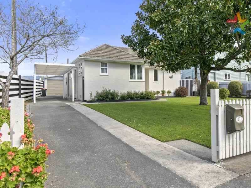 37 Chapman Crescent, Naenae, Lower Hutt - Carousel 1