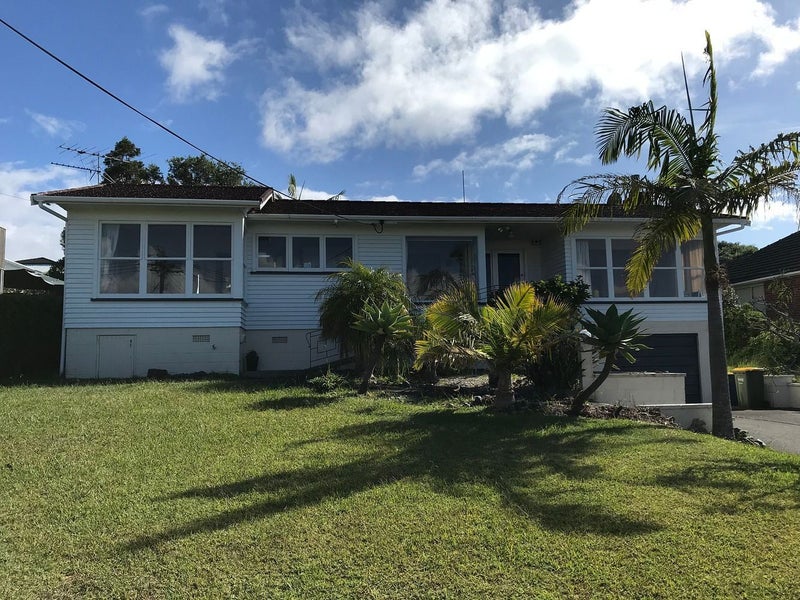 13 Jellicoe Road, Murrays Bay, Auckland - Carousel 1