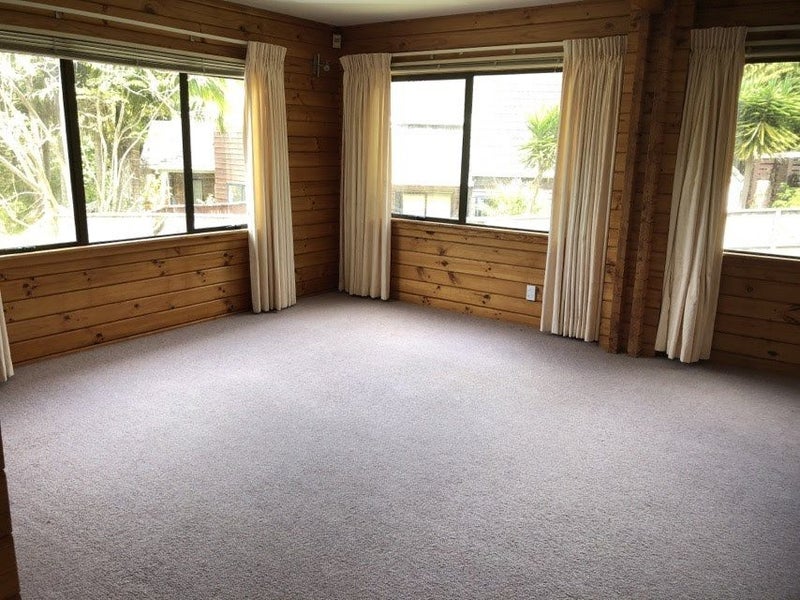 12 Stitchbird Close, Murrays Bay, Auckland - Carousel 2