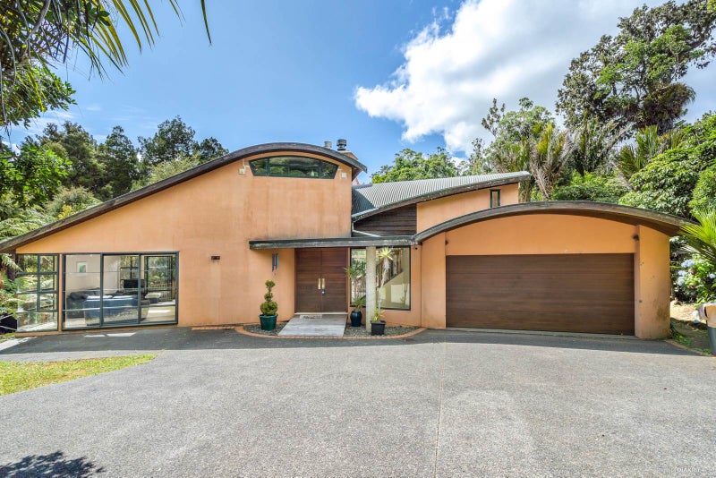 715 Scenic Drive, Henderson Valley, Auckland - Carousel 1