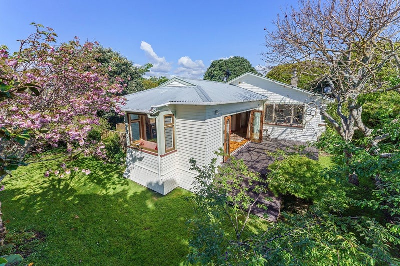 9 Bell Street, Otaki, Otaki - Carousel 1