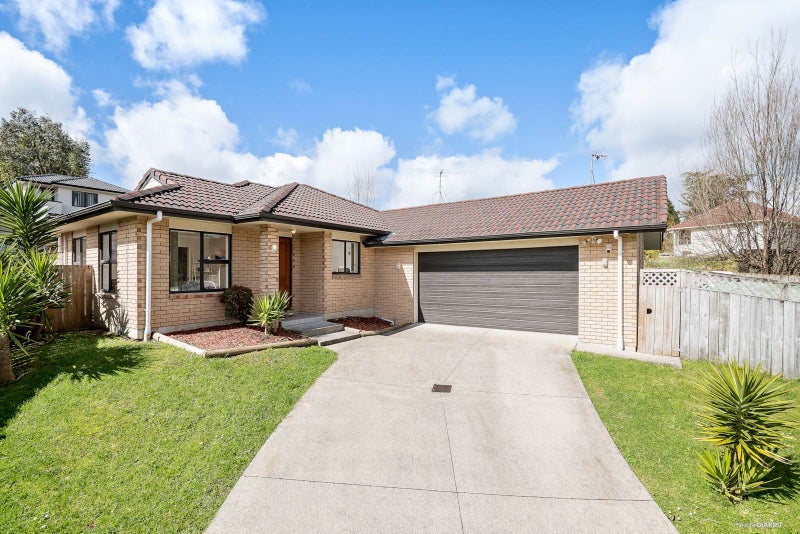 26 Burton's Drive, Swanson, Waitakere - Carousel 1