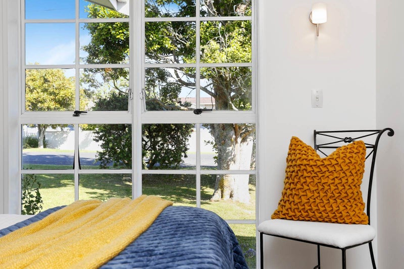 1/7 Livingstone Street, Milford, Auckland - Carousel 17