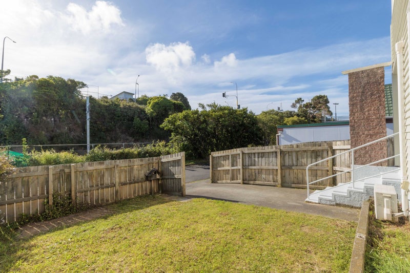 1/2 Takatimu Way, Johnsonville, Wellington - Carousel 15