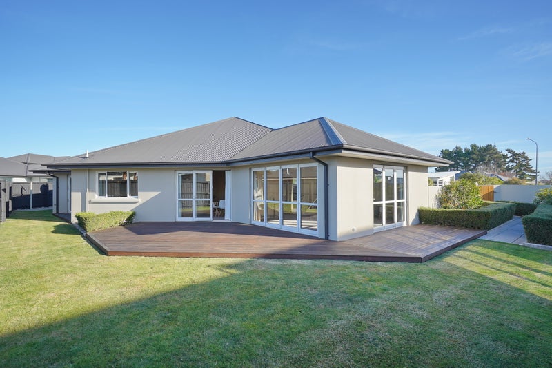 5 Corsican Grove, Parklands, Christchurch - Carousel 1