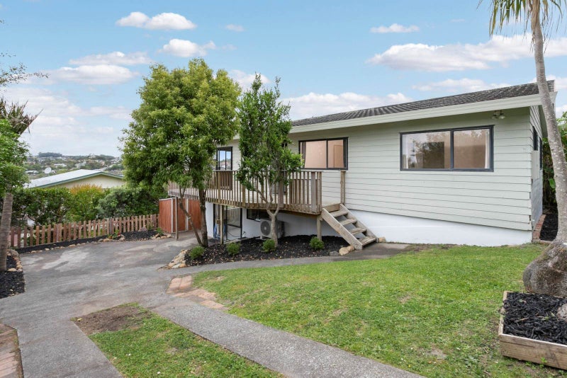 16B Fairway Avenue, Red Beach, Whangaparāoa - Carousel 1