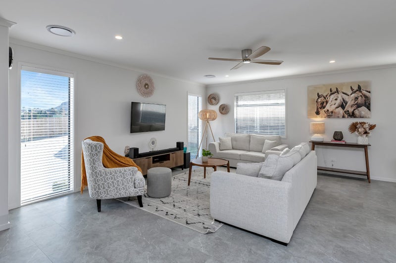 1/2 Merion Rise, Kamo, Whangarei - Carousel 2