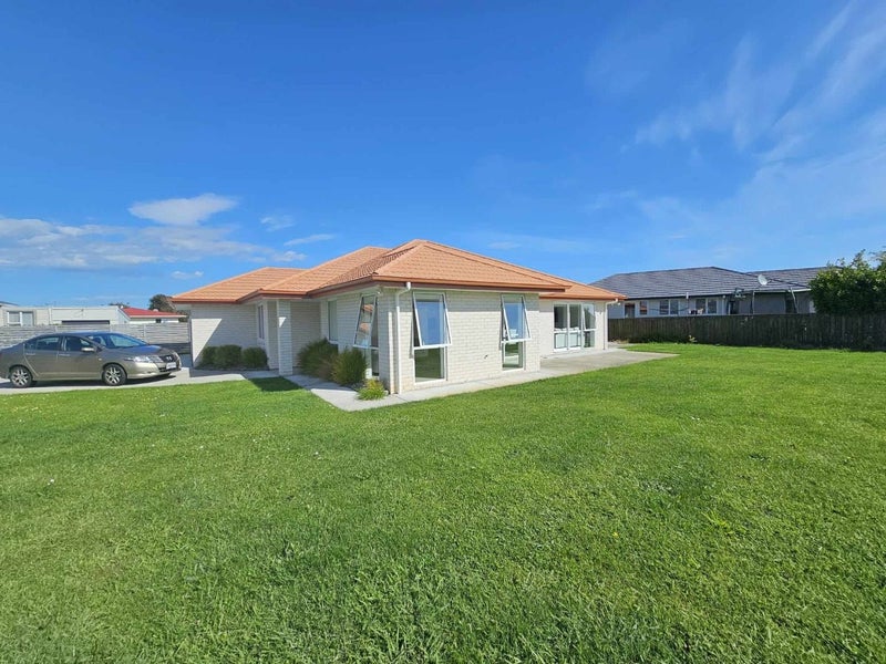 33 Surrey Road, Springvale, Whanganui - Carousel 2