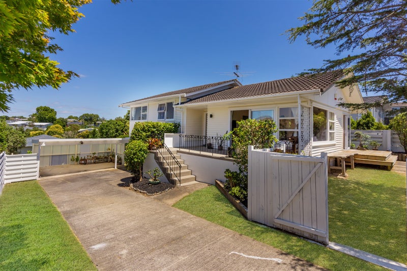 25 Advene Road, Cockle Bay, Auckland - Carousel 1
