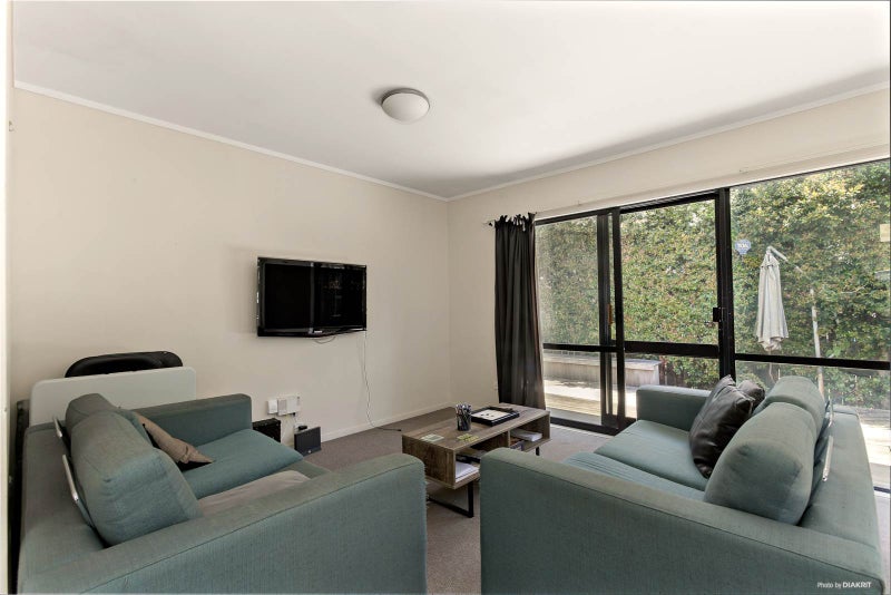 2/86 Aroha Avenue, Sandringham, Auckland - Carousel 2