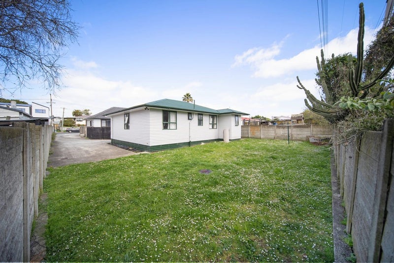12A Everitt Road, Otara, Auckland - Carousel 1