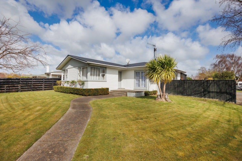 144 Ruamahanga Crescent, Terrace End, Palmerston North - Carousel 1