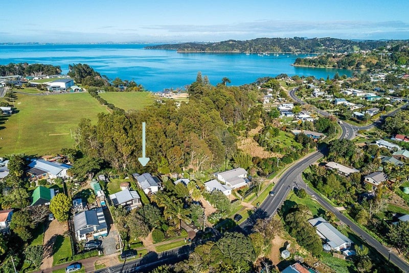 30 Alison Road, Surfdale, Waiheke Island - Carousel 20