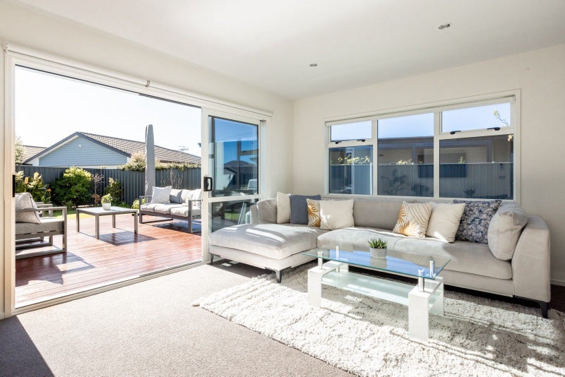 5 Waitaki Way, Poraiti, Napier - Carousel 1