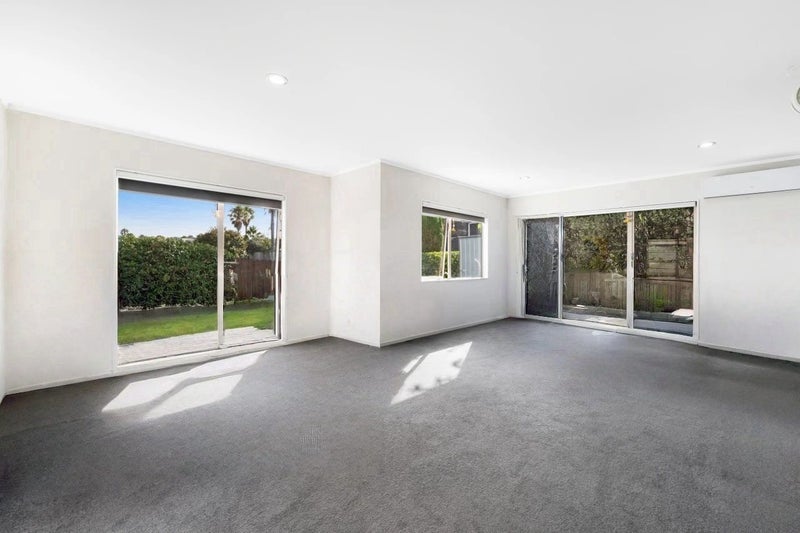 2/17 Daria Place, Northpark, Auckland - Carousel 2